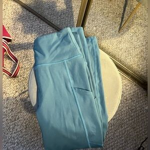 NWOT American eagle leggings size medium